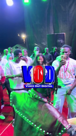 A Delegation from State House Representing the First Lady Fatoumatta Bah Barrow presented Cash to Attack at the Borom Dekabi album launch. Borom Dekabi album launch #Attack #Takkayi #Gammusic #Gambianartist #gambian_tiktok🇬🇲🇬🇲