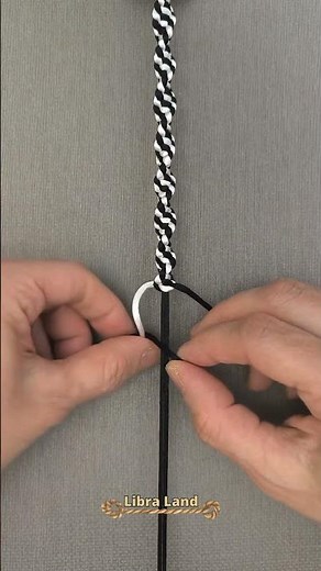 How to Weave This Beautiful Black & White Pattern | #diy