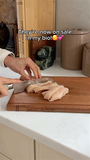 Guys, how are they? My link is in my bio!!🥹💕 #cuttingboard #booktok #bookworm #bookgirl