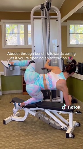 Accordion 🪗 Abductions I’m going with this name because the imagery is absolutely perfect! Your knees will open and close in the same fashion as an accordion. #gymtips #gymfantastic #accordionworkout #cableworkouts #cableglutesgym #fitnessmom