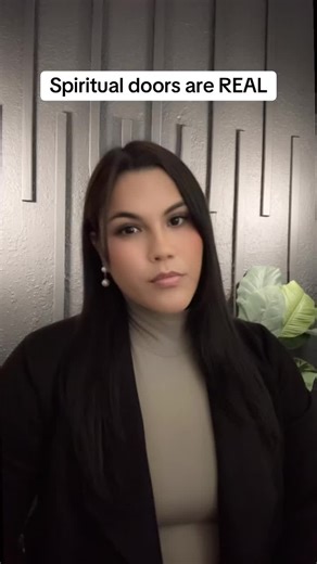 Anger. Jealousy. Lust. Pride. Laziness. Greed. Addiction. These aren’t just “traits” they’re spiritual battles. And doors don’t open by accident. Horoscopes. Palm readings. Sorcery. Certain movies and shows. Moon rituals. Star charts. Evil eye bracelets Red string bracelets Good luck charms What you entertain matters. What you open yourself to matters. God warns us for a reason. Because freedom begins with discernment. #fyp #God #christiantiktok #jesuschrist #foryoupage