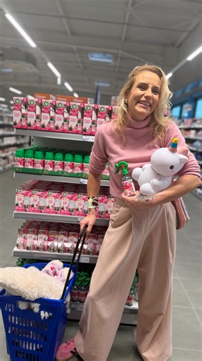 𝓔́𝓵𝓸𝓭𝓲𝓮 𝓖𝓸𝓼𝓼𝓾𝓲𝓷 🦄 on Instagram: "Incapable d’entrer dans un magasin pour UN seul truc ? 🛒😅 Mes Licornes, c’est comme aller chez le coiffeur en disant « juste les pointes ». On sait TOUTES comment ça finit. 🫣 On ne va pas se mentir : faire les courses avec une liste précise, c’est idem ! On entre pour UN truc. UN SEUL. Et on ressort avec le caddie d’une famille de douze personnes, cette petite voix dans la tête qui murmure « oh mais ça peut trop servir », « c’est trop mim’s! » et