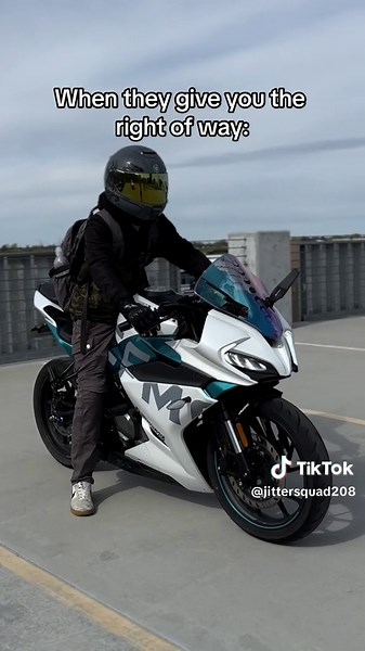 Ultimate Guide to Motorcycle Wheelies: How to Record Cardo Audio on GoPro