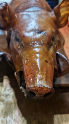 Lechon Baboy – My Favorite Filipino Food as a Foreigner As a foreigner living in the Philippines, lechon baboy has easily become one of my all-time favorite Filipino foods! 🐖🔥 The crispy skin, juicy meat, and amazing flavors get me every time. Join me in this quick reel as I dig into one of the best dishes the Philippines has to offer. If you love Filipino food, expat life, or lechon… you’re in the right place! 👉 Don’t forget to like, follow, and share for more expat adventures in the Philipp