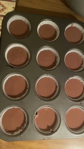 Making cupcakes 🧁#cute #baking #yummy