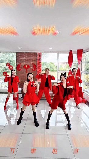 184K views · 8.6K reactions | 来咯来咯！【Kuda Kuda】班底也来跳【新年好马】咯！ 舞蹈也一样洗脑，赶快学起来❤️ 特别嘉宾： @joannexfu 敲笔公主 | 钟盛忠 Nick Chung 鍾盛忠 | Facebook