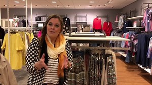 KLEURANALYSE | Wil jij ook een kleuranalyse? Vanwege de enorme respons op onze oproep van gister vertellen José en Marc je in dit filmpje hoe jij ook (geheel gratis) een kleuranalyse ontvangt! Meer info en opgave dames: primafashion.nl/fashionnight Meer info en opgave heren: primafashion.nl/mensnight | Prima Fashion Womenswear | Facebook