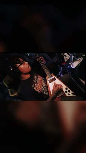 Caveman Riff Just Slap Ngl #metal #numetal #bassguitar #flyingv #foryou #fyp