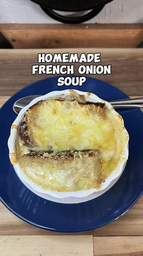 15K views · 130 reactions | BEST HOMEMADE FRENCH ONION SOUP RECIPE #frenchonionsoup #frenchonion #homemadesoup #lowcalorie #easyrecipes #quickrecipes | Easy Recipes & Lifestyle Tips | Facebook