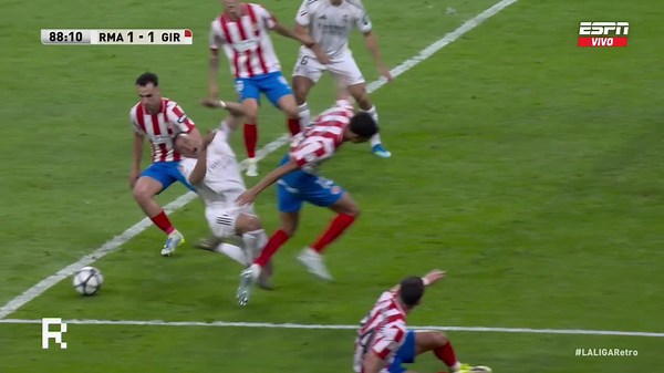 ¡¡TODO REAL MADRID PIDIÓ PENAL POR ESTA AGÓNICA ACCIÓN QUE PROTAGONIZÓ MBAPPÉ ANTE GIRONA!! El árbitro dijo "siga, siga"... ¿qué te pareció?📺 Mirá #LaLiga por #DisneyPlus Plan Premium