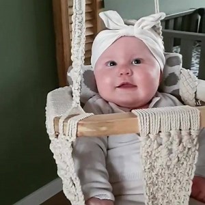 Love seeing @syls_interior loving her 100% organic macrame baby swing! | Finn Emma