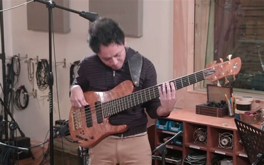 【融合爵士|House of Waters】使用哇米踏板的贝斯以及快得吓人的扬琴演奏