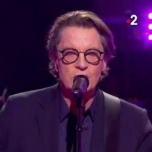 De l'amour comme s'il en pleuvait sur le plateau du Grand Échiquier grâce à Francis Cabrel et "Je t'aimais, je t'aime, je t'aimerai". (Re)voir l’émission sur france.tv ➡️ https://bit.ly/39Iicc2 | France tv