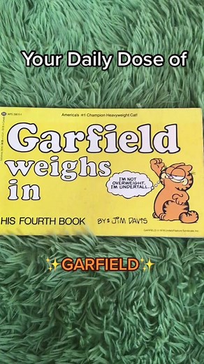 poor odie #garf #garfieldcore #garfield #comic #garfieldcomics #abusiverelationship