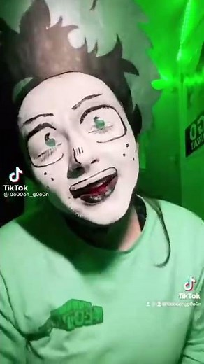 Mmm puppy, this chicken's bussin | Popeyes chicken breast meme