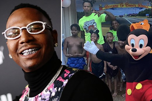 Who is rapper Moneybagg Yo and how many kids does he have?