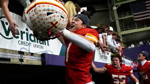 Kuemper Catholic tops Van Meter in Class 2A football title game