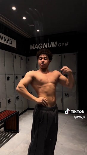 ‏دماغي انا فاكك صواملها#gymtok #عضلات #طبيعي #fitness #foryou