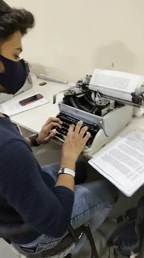 typing class on typewriter best way to learn typing from basic Heena Typing And computer courses