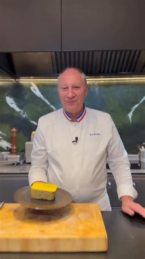 Eric Frechon on Instagram: "Comment faire son foie gras maison pour les fêtes ? Par ici la recette !"