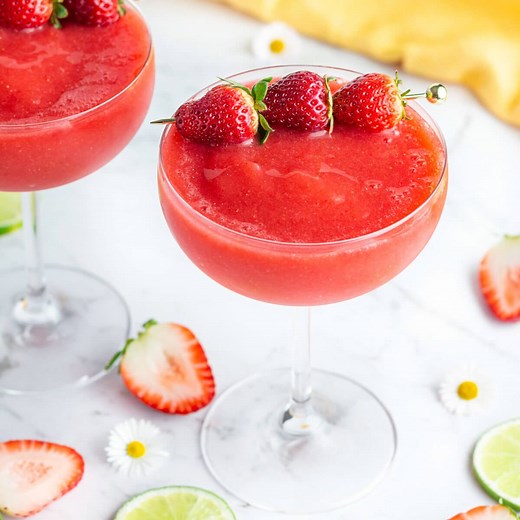 The Best Virgin Strawberry Daiquiri - The Mindful Mocktail