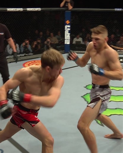 79K views · 2.6K reactions | What a homecoming for the 푨푳푴푰푮푯푻풀! Arnold Allen returned to the UK with a showstopping performance last time out!  #UFCVegas63 | 퐊퐀퐓퐓퐀퐑 퐯퐬 퐀퐋퐋퐄퐍 | Live this Sunday! | UFC | Facebook