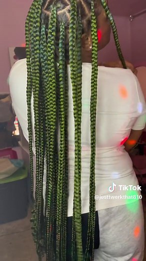 Wet tf outta these green knotless 💚 #fyp #hair #trending #knotless #green #braids #hair #murda #justlikethat #neat #braidstyles #youwish #hairstyle #special #braidspecials