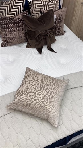 I love adding texture to an interior through cushions 💫 #tonesandtextures #cushions #texture #bedroomstyling #interiors