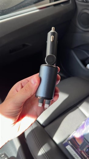 Esse carregador 4 em 1 pro carro é bom demais!