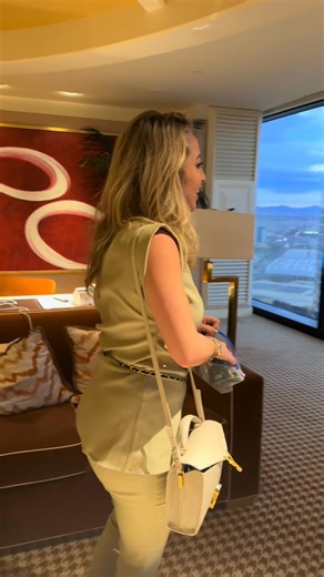 41K views · 585 reactions | Negotiation on a package deal on rolexs ! Comment below what do you think about it (ID Video 7337795028070239534) #watchbyjuls #lasvegas #rolex #watches | Sinikka Mattila | Facebook