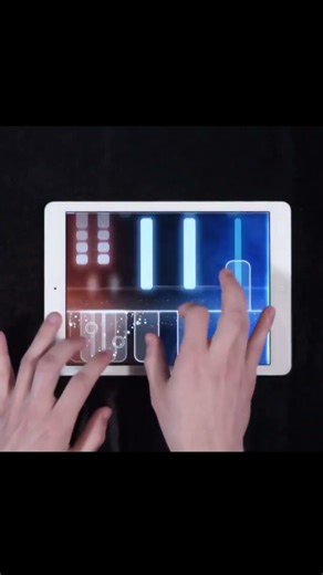 Hans Zimmer - Pirates of the Caribbean - The Black Pearl [Piano Cover On Tablet]