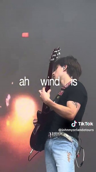 AHHHHH! Johnny Orlando's Crowd Thrills