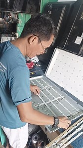 3.6M views · 67K reactions | Samsung smart tv 32 inches pa apat na beses ng pinagawa ng may Ari backlight parin dw Ang sira.panoorin nyo Po kung bakit . #backlightrepair #reyprofelectronics #follower #highlights #viralvideo | Reynaldo De Belen Profugo | Facebook