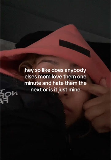 jayla (@somerandommixedgirl)’s video of mom and daughter