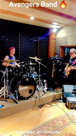 Thomas Ramdhan, Stevi Item, Eno NTRL, Pongky dan Magi rif Jamming Lagu ACDC