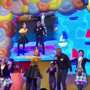 Rocking it out at the The Wiggles concert. Jimmy Barnes - Official you’re a legend! #thenewblackwiggle | Shane Watson