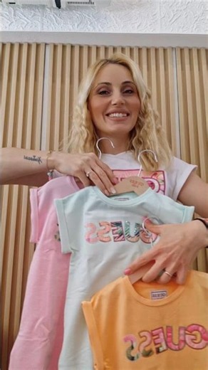 Η μέρα ξεκινάει με τα πιο ωραία φορέματα GUESS με χρώματα που θα λατρέψεις! www.princess.com.gr ♥️