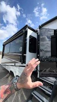 🔥 Big Freakin’ Couch 🔥 2026 Riverstone Rear Kitchen-Bath & 1/2! Weighs 18,971Lbs ‘Full Time