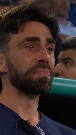 35M views · 394K reactions | Six months ago, PSG assistant Rafel Pol lost his wife Raquel to a long-term illness. Tonight he was overcome with emotion after helping PSG make history ❤️ | TNT Sports Football | Facebook