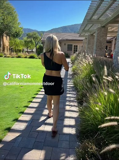 Mom Next Door 🚪 #fyp #momnextdoorvibes #fypシ゚viral