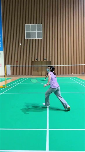 Badminton Girl Dominates the Court: Epic Match Highlights
