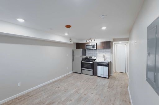 8210 N Interstate Hwy 35, 8106, Austin, TX 78753