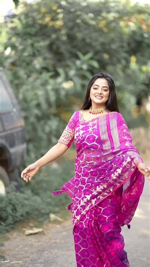 72K views · 1.3K reactions | Most beautiful Shakila Parvin , wearing our exclusive designer blouse 朗朗朗❤️❤️❤️ | Wahida's Nandonic Collections | Facebook