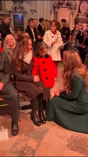 629K views · 13K reactions | The Princess of Wales shared some special moments with front row guests at the carol concert ✨﫶 | HELLO! | Facebook