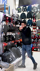 Les gants c’est la première protection pour un motard contrairement aux idées reçus, #SIDI ACHOUR MOTO PIÈCES vous met à votre disposition une large gamme de gants, même pour femmes et enfants Amusez vous et faites le plein de votre adrénaline tout en restant protégé #SIDIACHOURMOTOSPIECES la protection avant tout | Sidi Achour Motos Piéces
