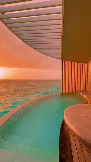 Paradise Wakeup: Ideal Companions in Stunning Setting