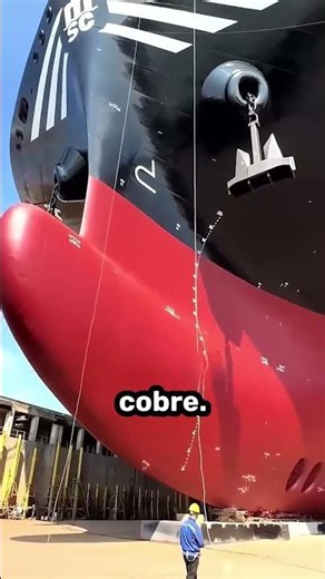 🚢 ¿Por qué los barcos tienen el fondo rojo? La razón te sorprenderá
