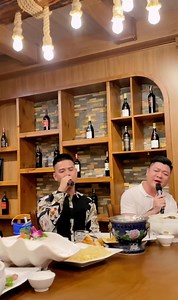 32K views · 465 reactions | Bữa tối bên những người ae với bản live ca khúc "KIẾP NGƯỜI" tại Đà Nẵng. Mời cả nhà cùng lắng nghe và cảm nhận. ❤️ #kiepnguoi #laphonglam #danang | Singer Lã Phong Lâm | Facebook