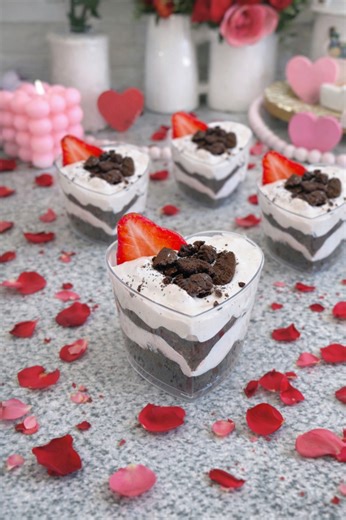 These adorable and delicious trifle cups are perfect for hosting on Valentine’s Day! Comment anything below to get the recipe and these cute cups! | Styled By Daisies