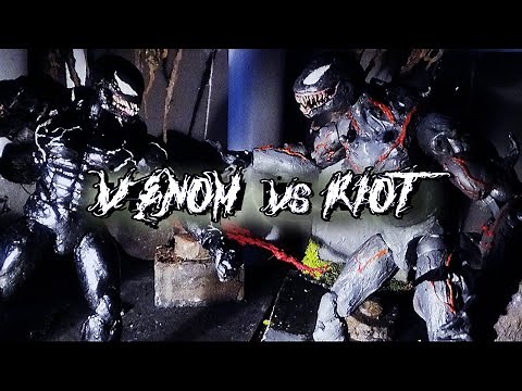 Venom VS Riot: Clash of the Symbiotes - Stop Motion Fight!